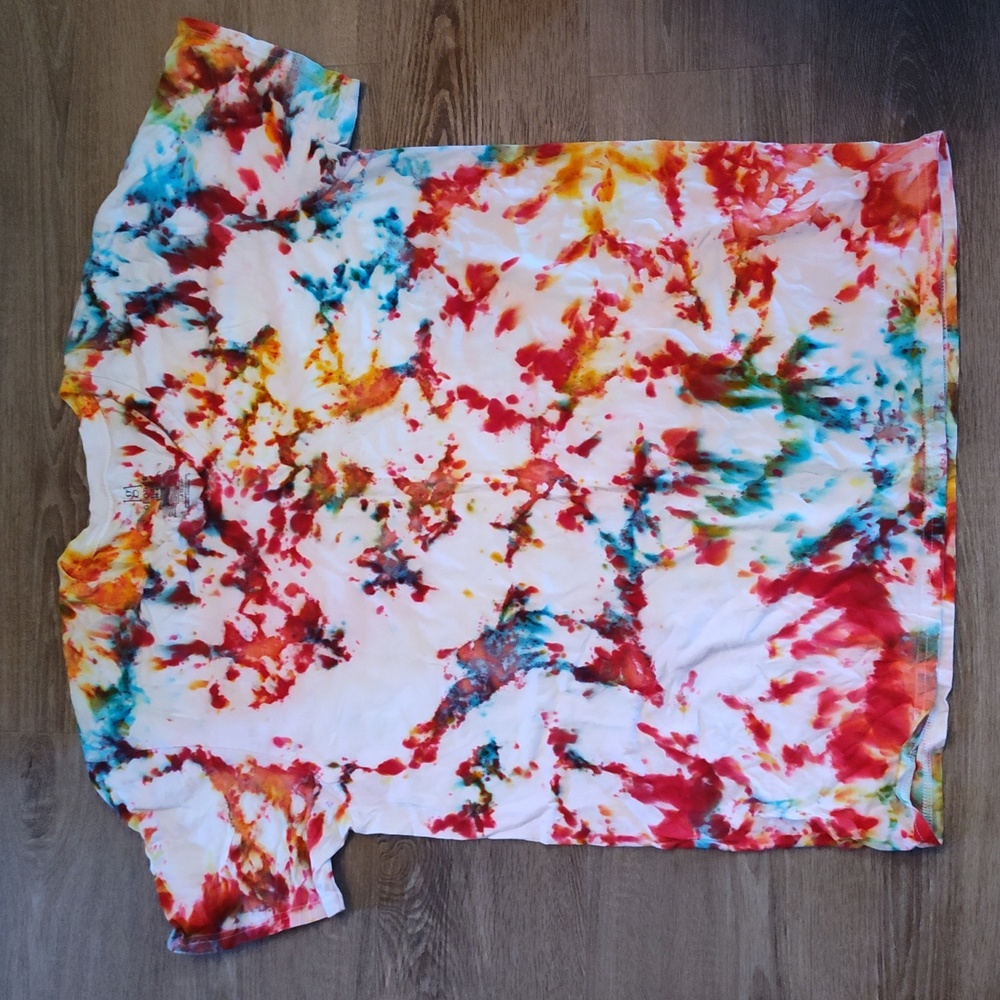 Mens XL Short Sleeve Handmade Tie Dye V Neck Shirt
